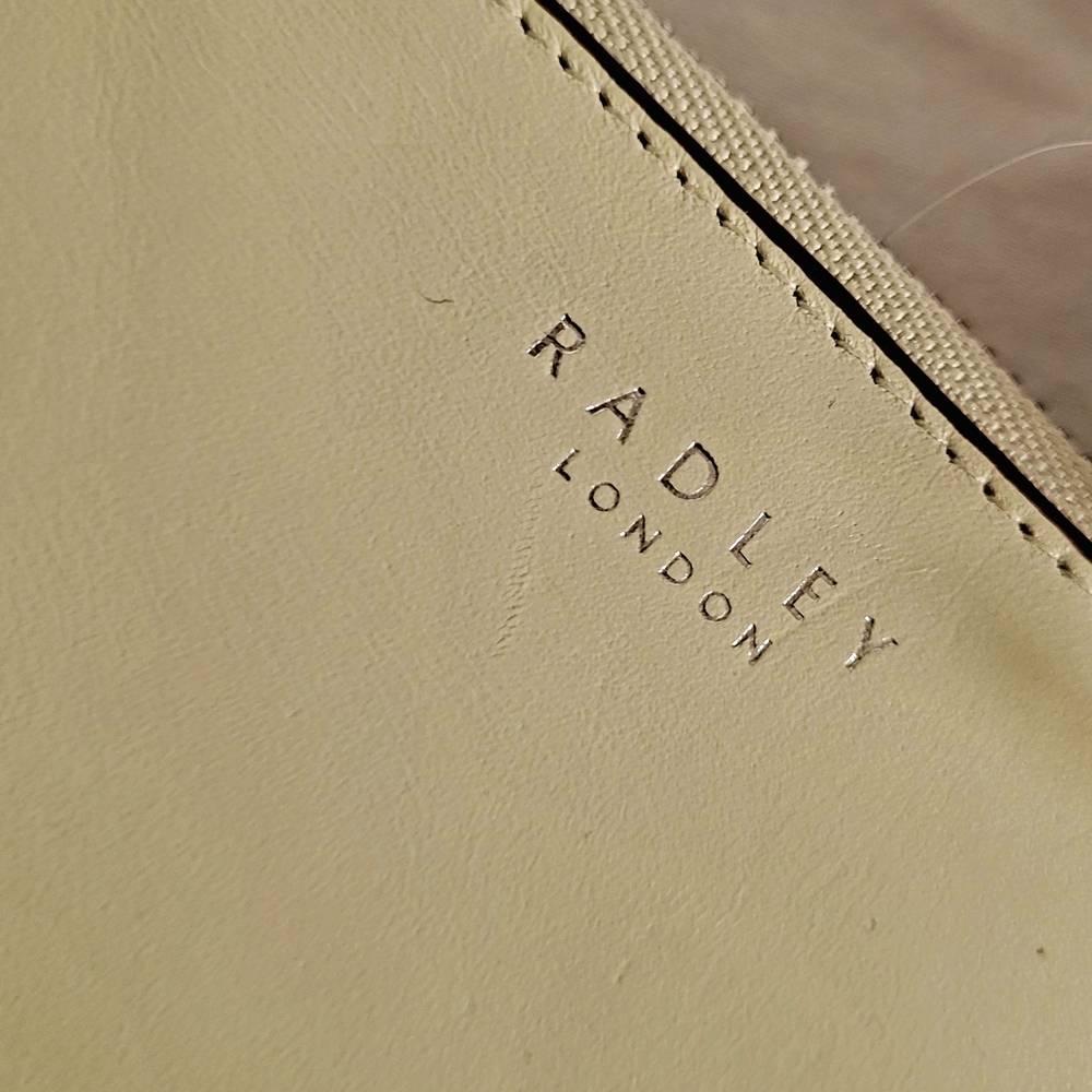 Dog-Themed Cream Wallet - Picture 5 of 7